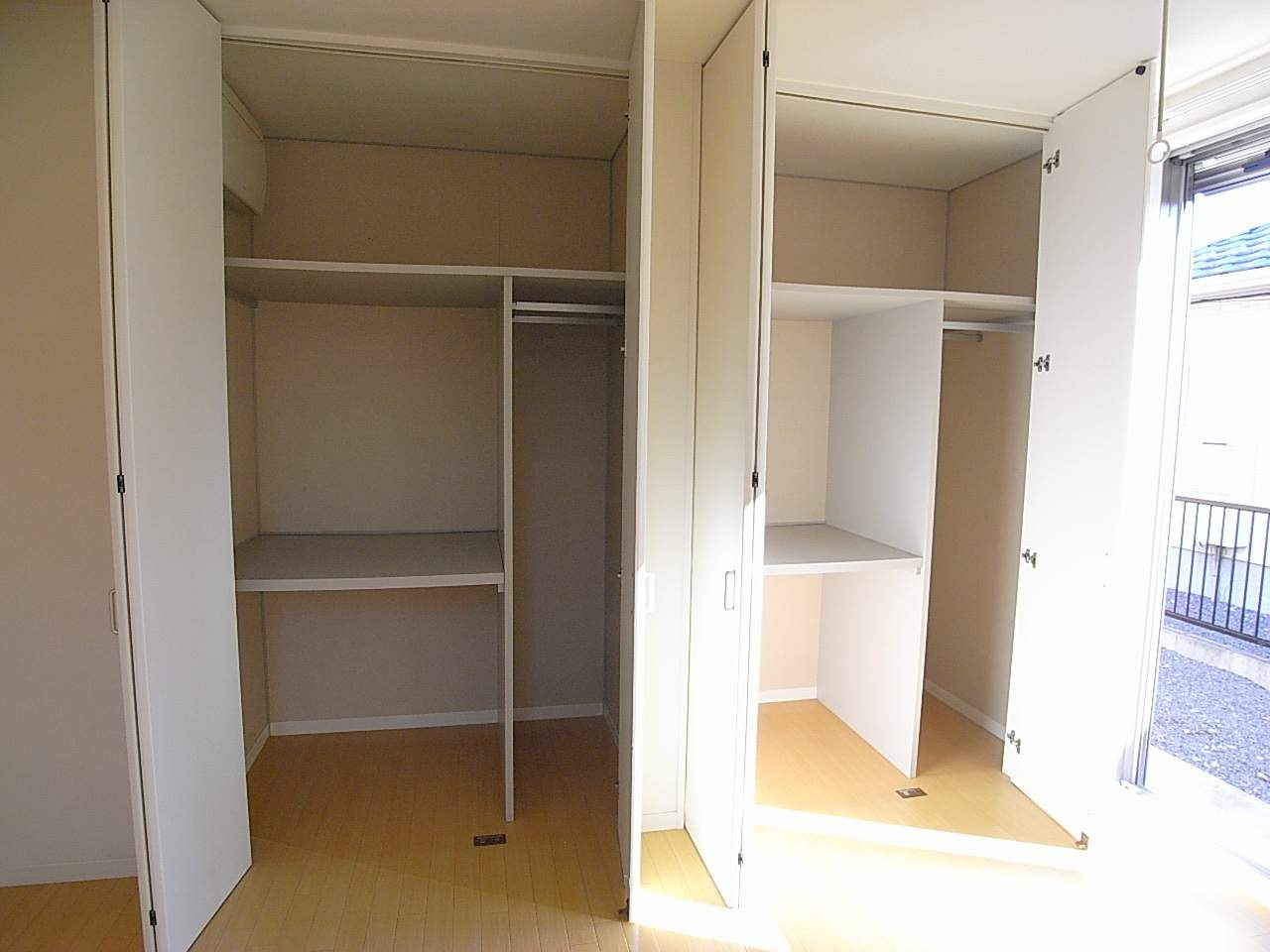 ウイングタウンの収納|5.8帖洋室の収納