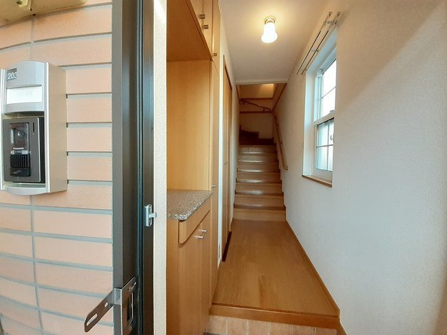 ポニーヒルズ　Ｂの玄関