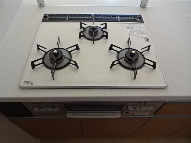 シュクセシオンのキッチン|3口ガスコンロ