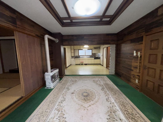 【居間・リビング】 | 北見市清見町７４番地２４　中古売家