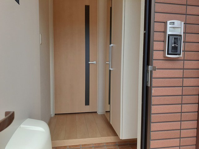 コンフォートＦの玄関