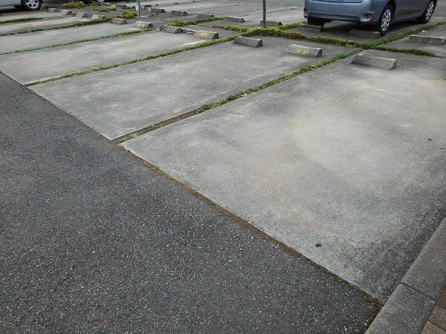 エトワール城東の駐車場