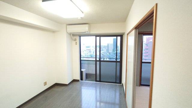 協栄マンションOYAMAの居間・リビング|6帖洋室※同間取りの701号室の写真です