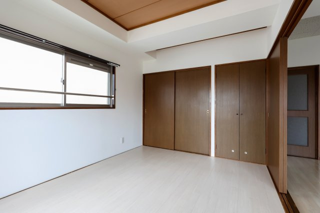 トーヨーハイツの洋室|リビング横6帖洋室　2023年3月にクロス・床張り替え