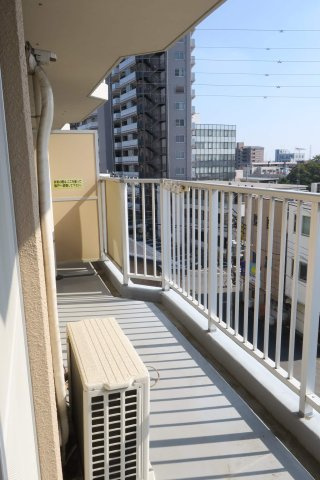 グランドハイツ野中のバルコニー