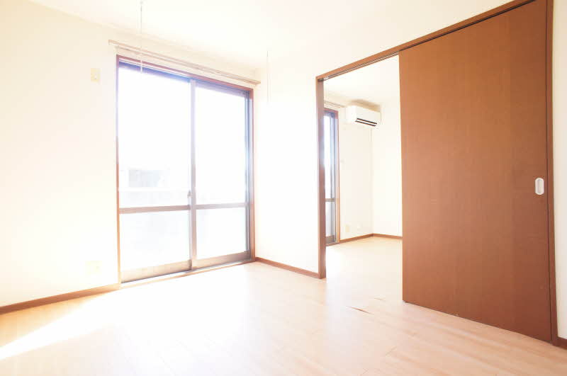 サニーコートダイドーDの洋室|リビング横の洋室5.9帖