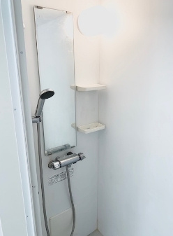 センプリスの浴室