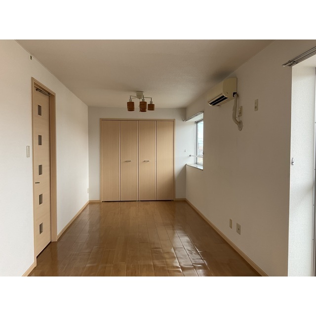 ガーデンムツミAの居間・リビング