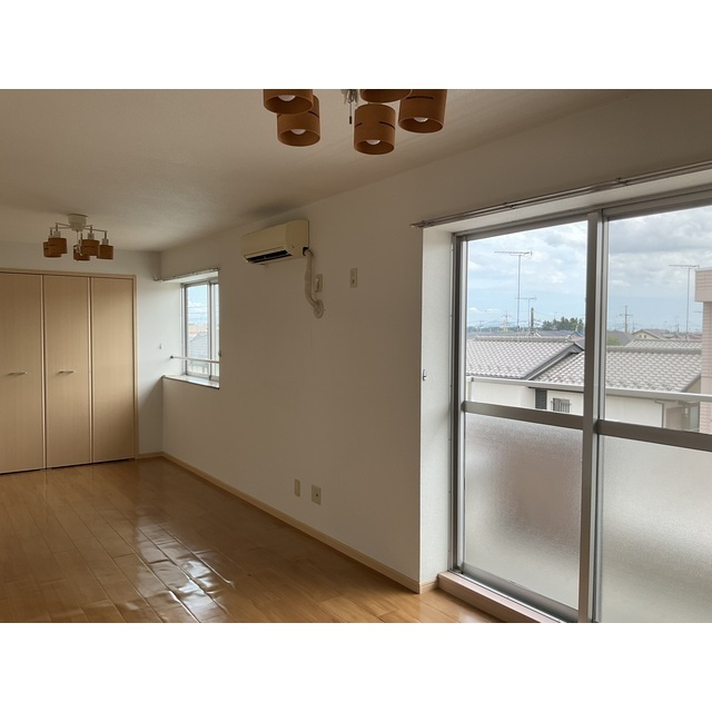 ガーデンムツミAの居間・リビング