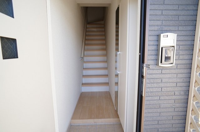 ファースト・リングⅤの玄関