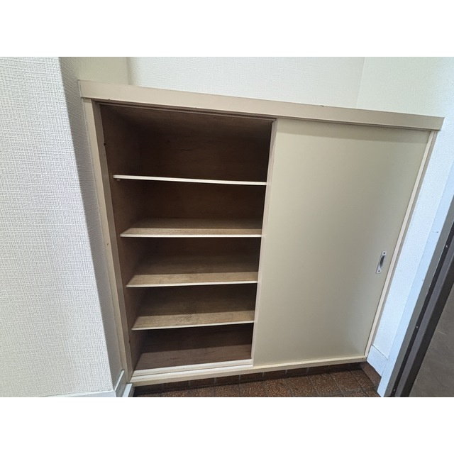 ヴァンデュール上大曽　旧前橋マンションの居間・リビング