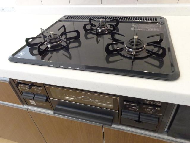 プランドールのキッチン|３口ガスコンロ