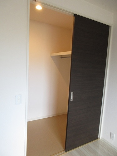 サーパスシティ桜通りパークウイングの収納|ウォークインクロゼット（内装後）