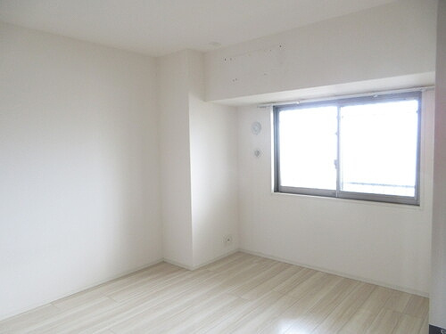 サーパスシティ桜通りパークウイングのその他|洋室７.０畳（内装後）