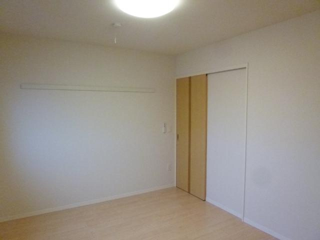 鹿沼市緑町２丁目のアパートの内装|洋室（北側）