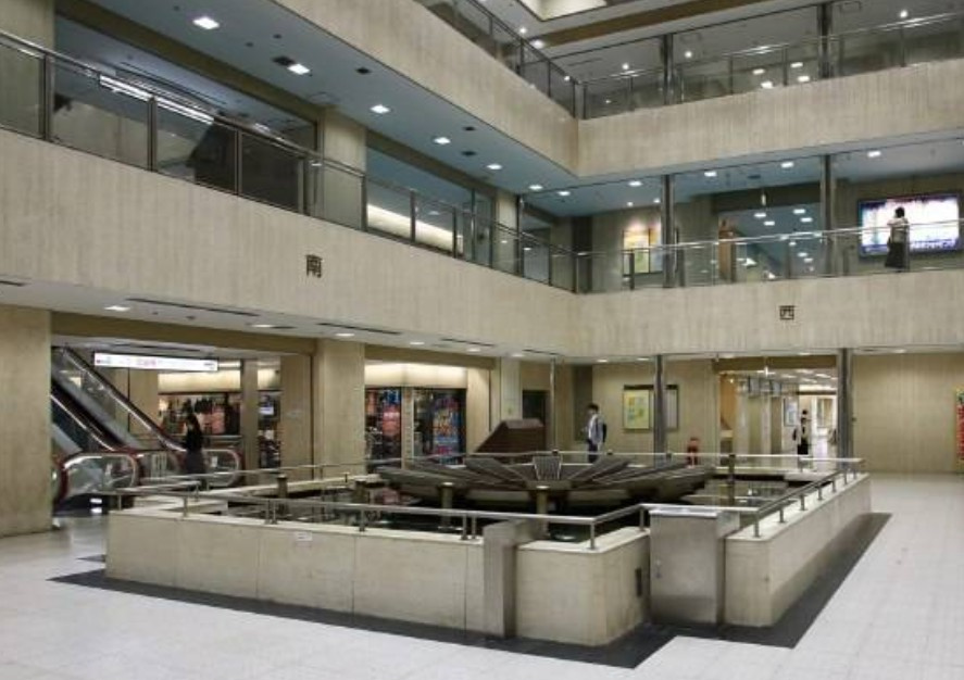 大阪駅前第2ビルのエントランス