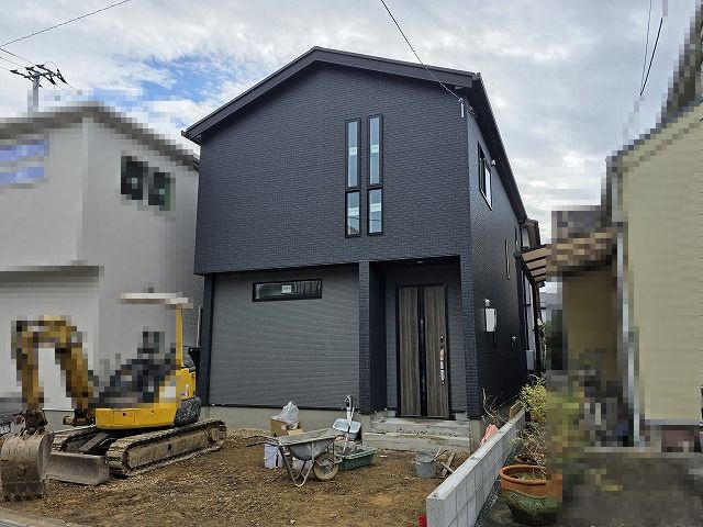 高知市鴨部2丁目 -2棟1号棟- 新築戸建ての外観|2025.12月末：建築中