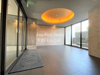 【ロビー】 | LA MAISON VERTE | 広々空間のロビー！綺麗で心地よいですね♪