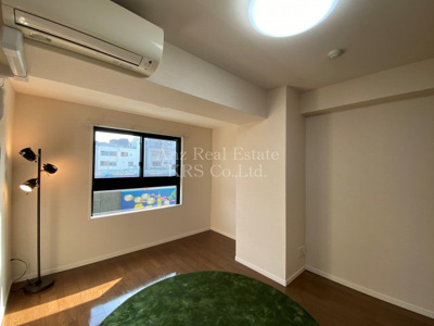 【居間・リビング】 | LA MAISON VERTE | 住んだその日から快適に！エアコン完備！
