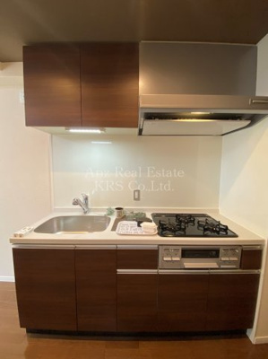 【キッチン】 | LA MAISON VERTE | 3口ガスコンロにグリルも付いており便利なキッチンです♪