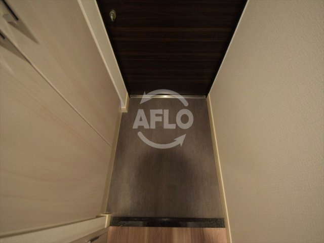 プレサンス立売堀パークシティの玄関|プレサンス立売堀パークシティ　玄関（階数で色の違いあり）