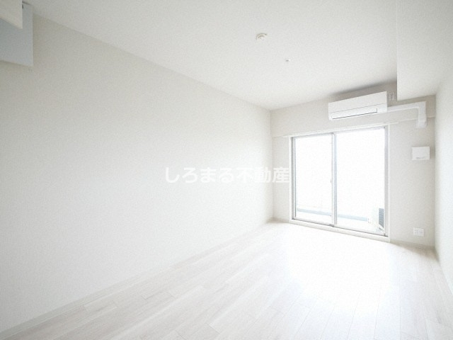 La Douceur玉造（旧ミラージュパレス玉造デフィ）の居間・リビング