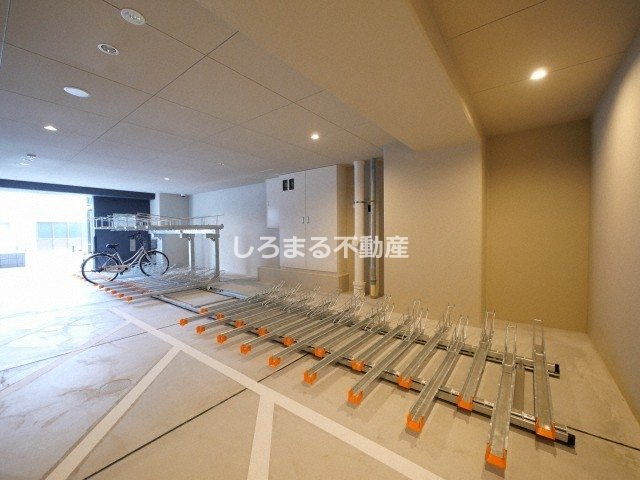 La Douceur玉造（旧ミラージュパレス玉造デフィ）の駐車場