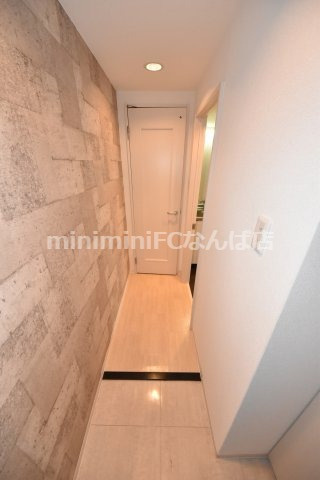 サムティ難波グレイスの玄関