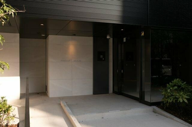 プラウドフラット菊川のエントランス