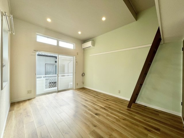 シャトルＫの洋室