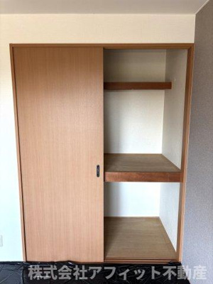 【その他】 | ミレニアム・ハイム1号館 | 押入れ
