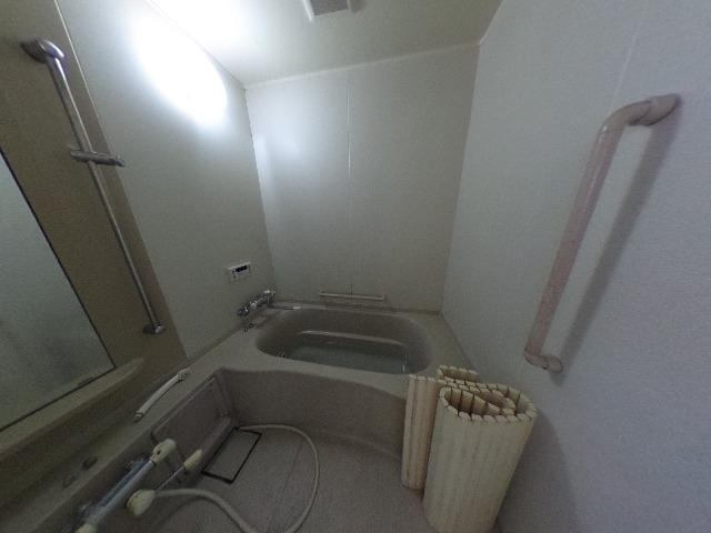 大空町女満別西7条4丁目戸建の浴室