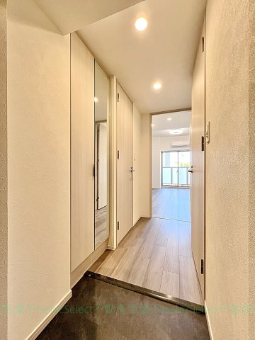 プレサンス名古屋菊井セルカの玄関
