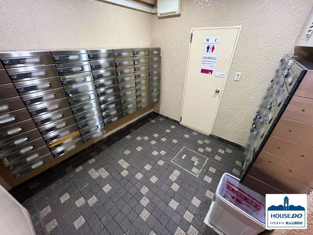 R7,7月リフォーム完了予定！サンマンション千種公園F棟のその他共用部分|ロビーにある集合ポストの様子