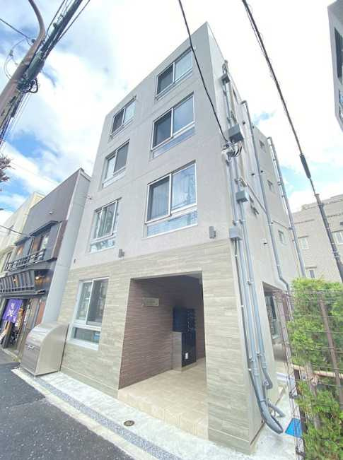 レオリオ　　築浅　浴室乾燥機　ネット無料