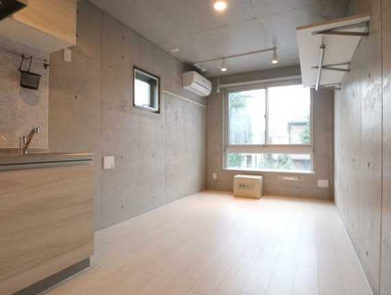 レオリオ　　築浅　浴室乾燥機　ネット無料の居間・リビング