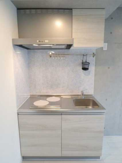 レオリオ　　築浅　浴室乾燥機　ネット無料のキッチン