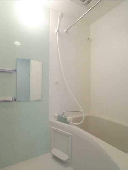 レオリオ　　築浅　浴室乾燥機　ネット無料の浴室