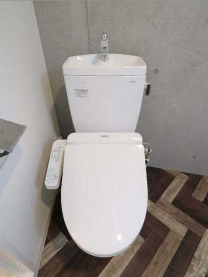 レオリオ　　築浅　浴室乾燥機　ネット無料のトイレ