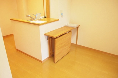 【内装】 | アンソレイエ | テーブル