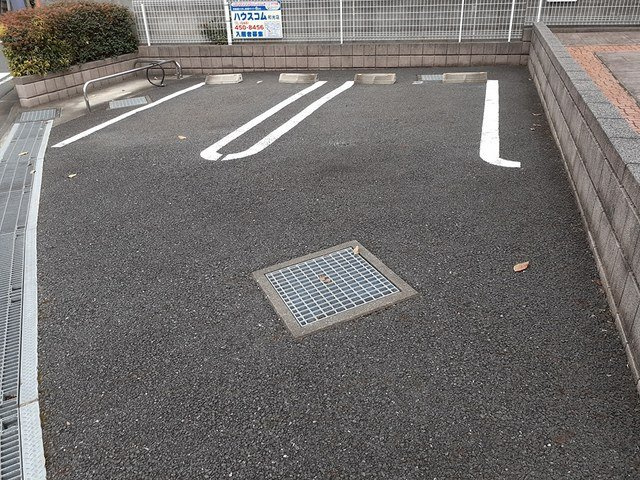ブレイブコートⅡの駐車場|駐車場に車を止められます