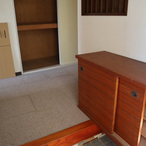 広弁天橋町売家の玄関