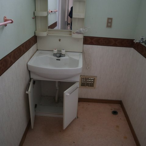広弁天橋町売家の独立洗面台
