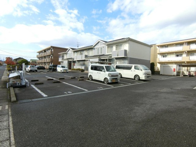 【駐車場】 | ジョリ・グレーヌ