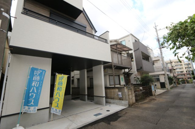 【外観】 | 【KEIAI STYLE】西東京市芝久保10期 | 2階にリビングを設置することで道路や外からの視線が届きにくい、プライバシー性の高いリビングでゆっくりと寛ぐことができます。