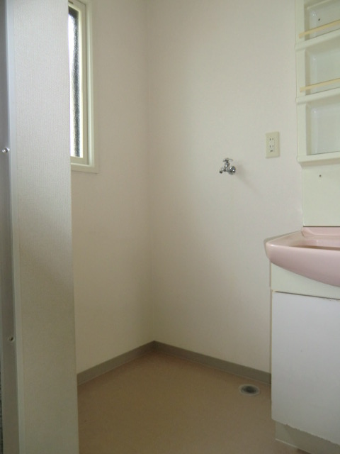 見附市葛巻１丁目のアパートのその他