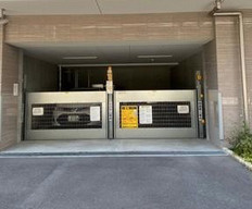 セレニテ心斎橋グランデの駐車場