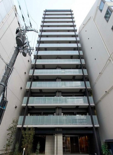 コンフォリア心斎橋EASTの外観