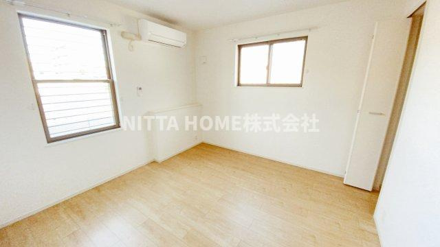 アンジュヴェールⅡの洋室|洋室は６．１帖と５帖の２部屋です＊