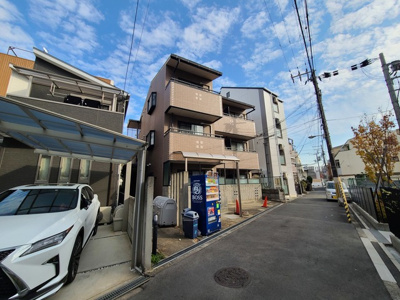 【外観】 | ブランドール・サム | シンプルなデザインの外観です